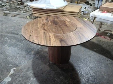 Περιστρεφόμενο στρογγυλό τραπέζι από μασίφ ξύλο